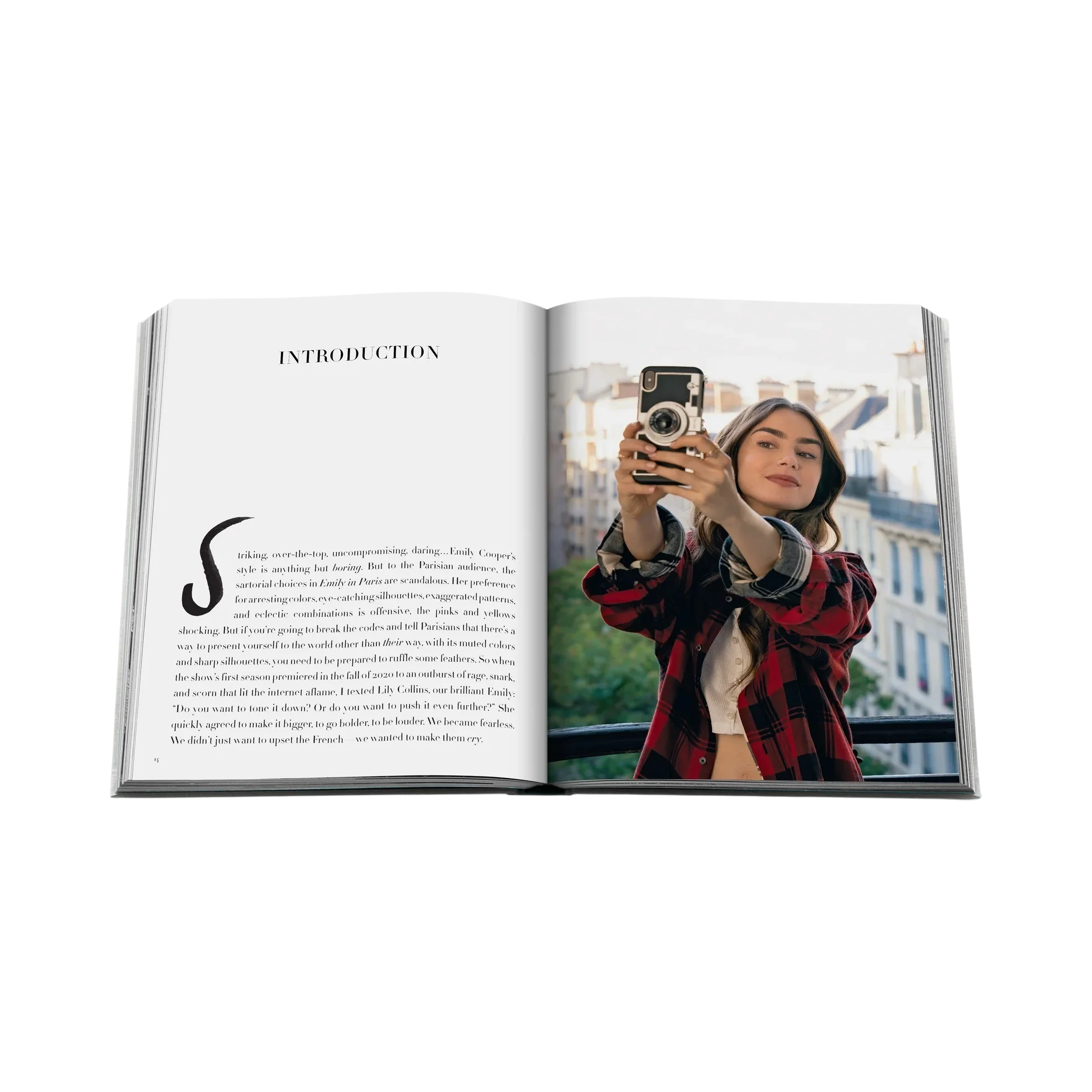 95662 ASSOULINE EMILY IN PARIS: THE FASHION GUIDE LIVRO - Image 2