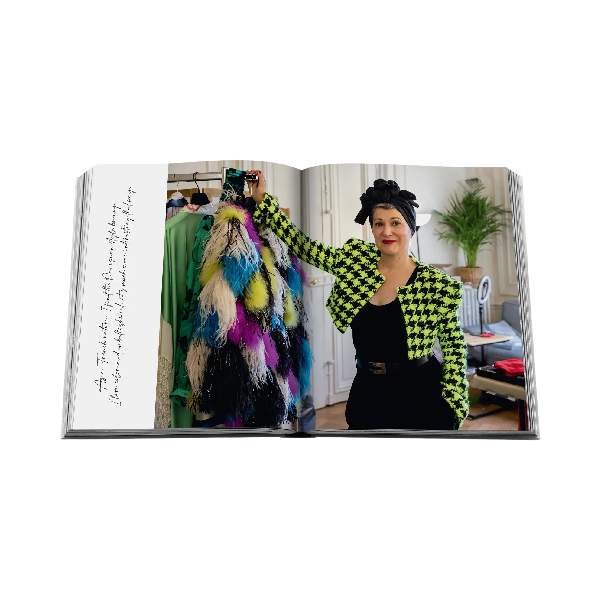 95662 ASSOULINE EMILY IN PARIS: THE FASHION GUIDE LIVRO - Image 3